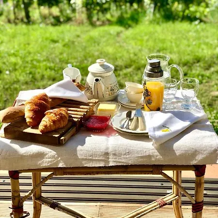 Chateau Le Truch Couette-café Montussan