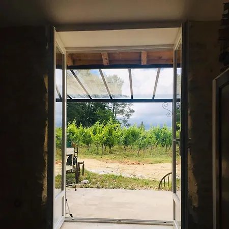 לינה וארוחת בוקר Chateau Le Truch Montussan