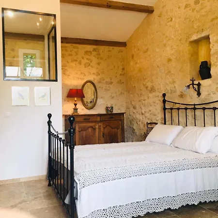 Chateau Le Truch Bed & Breakfast Montussan