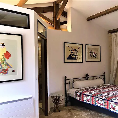 Chateau Le Truch Couette-café Montussan