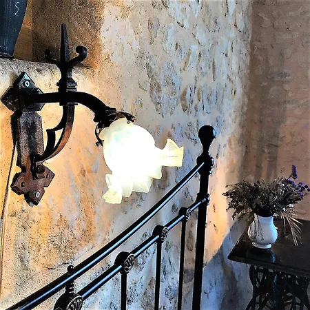 Chateau Le Truch 3* Montussan