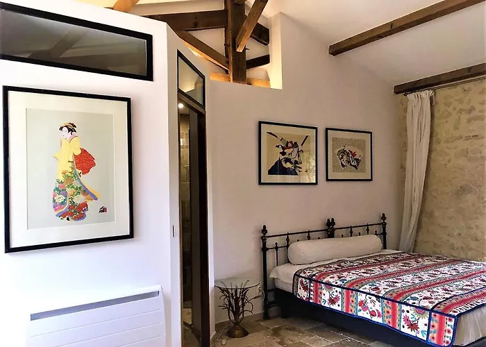 Chateau Le Truch Oda ve Kahvaltı Montussan