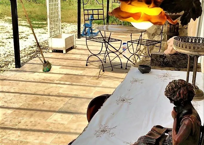 Chateau Le Truch 住宿加早餐酒店 蒙桑