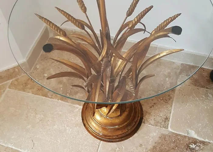 Chateau Le Truch 住宿加早餐酒店